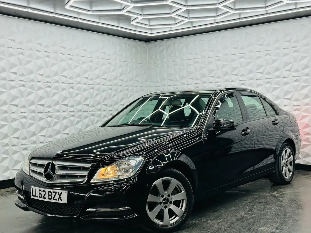 2012-mercedes-benz-c-class-21cdi-c200-cdi-executive-se-saloon-4d-big-0