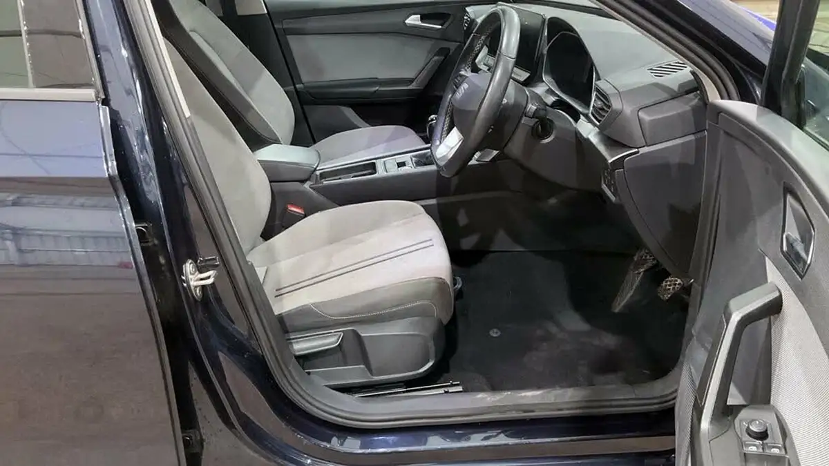 2022-seat-leon-big-9