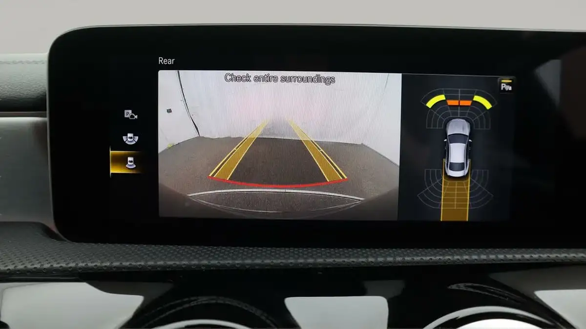 2020-mercedes-benz-cla-13-cla-180-amg-line-premium-coupe-4d-big-26
