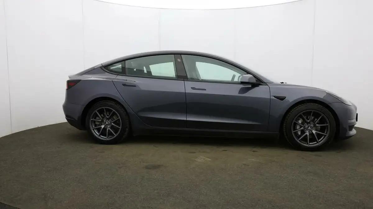 2021-tesla-model-3-e-long-range-awd-big-51
