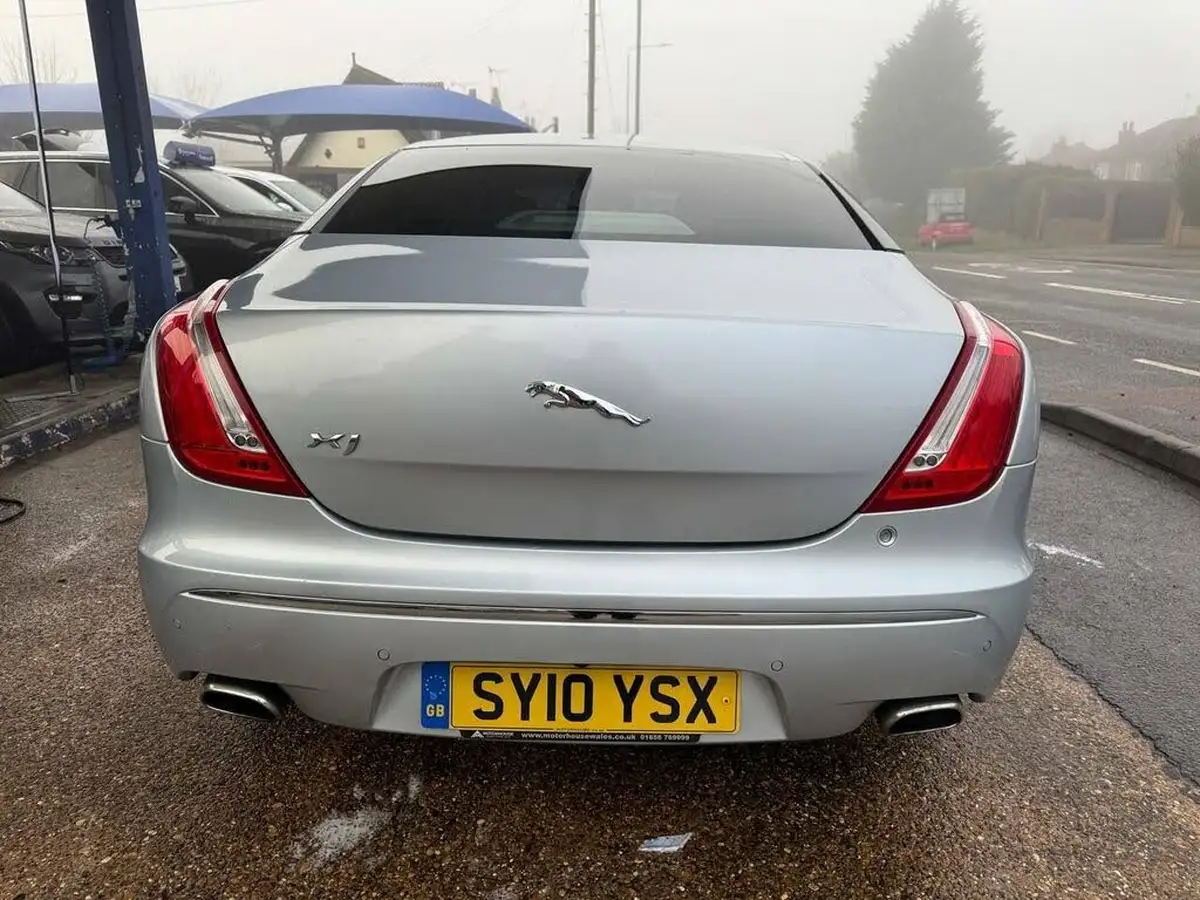 2010-jaguar-xj-series-30td-xj-portfolio-lwb-big-6