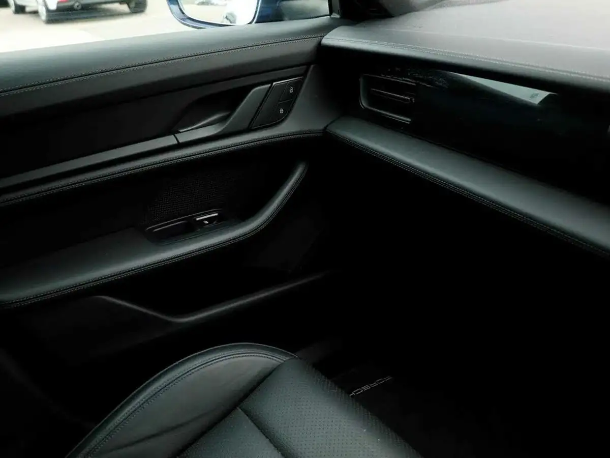2022-porsche-taycan-e-base-476ps-performance-battery-plus-big-25