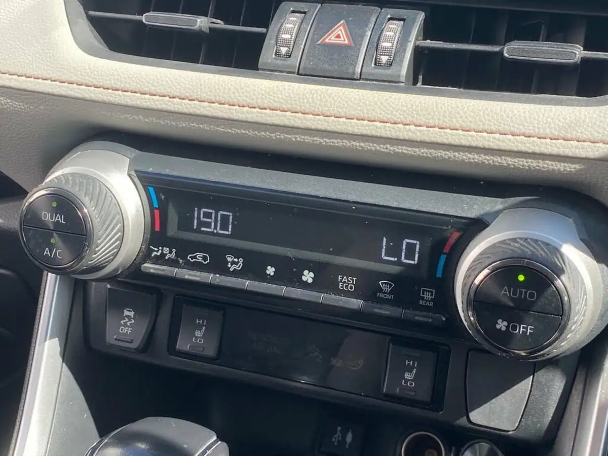 2019-toyota-rav4-25-vvt-i-excel-219bhp-premium-pack-big-38