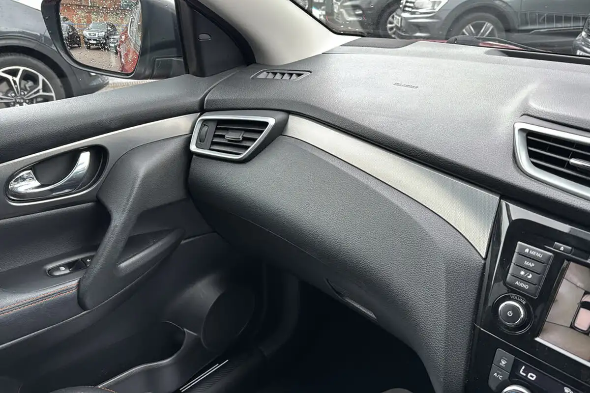 2019-nissan-qashqai-13-dig-t-n-motion-140ps-big-23