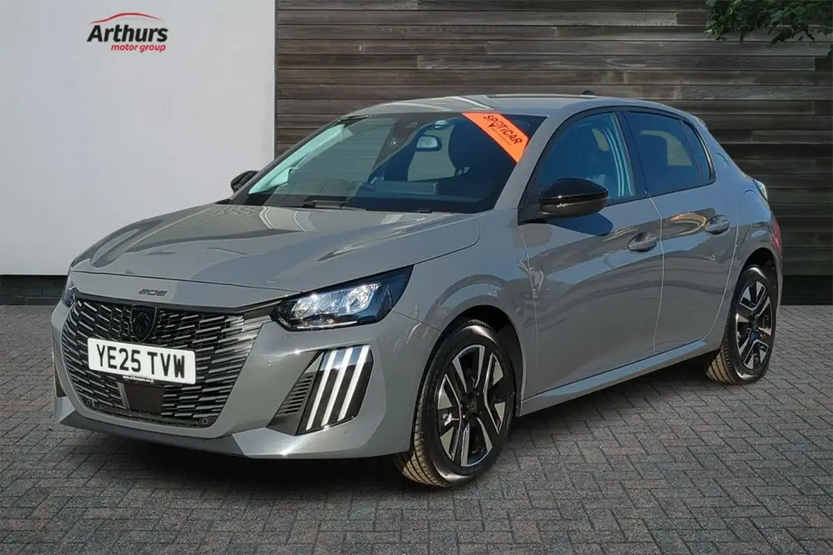 2025-peugeot-208-12-puretech-allure-big-6