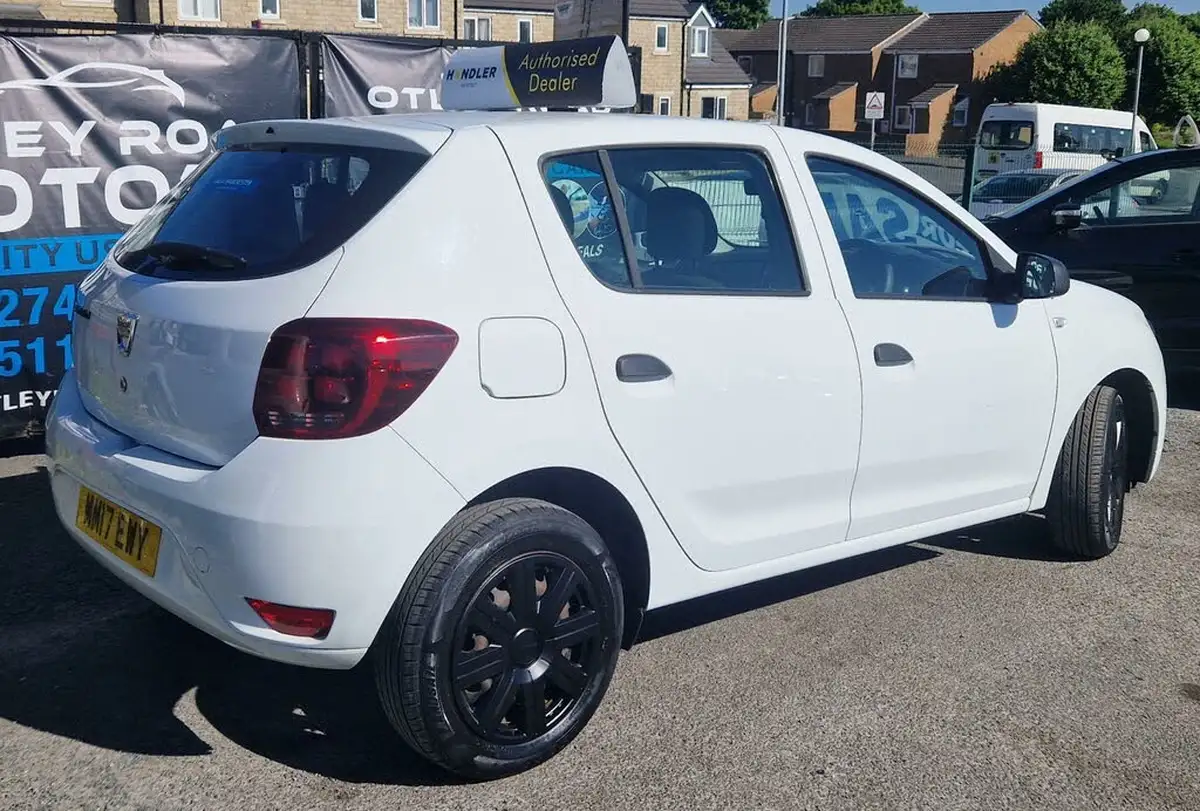 2017-dacia-sandero-10-sce-ambiance-big-52