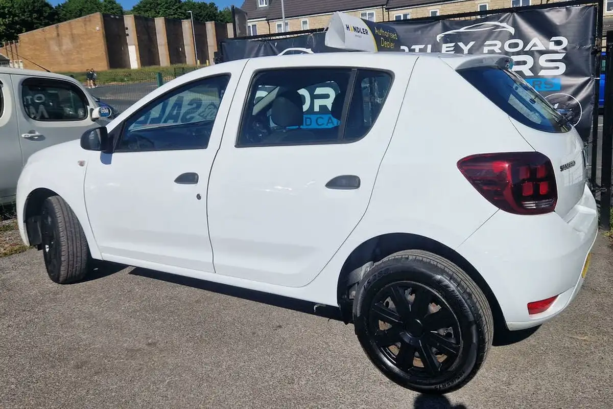 2017-dacia-sandero-10-sce-ambiance-big-28
