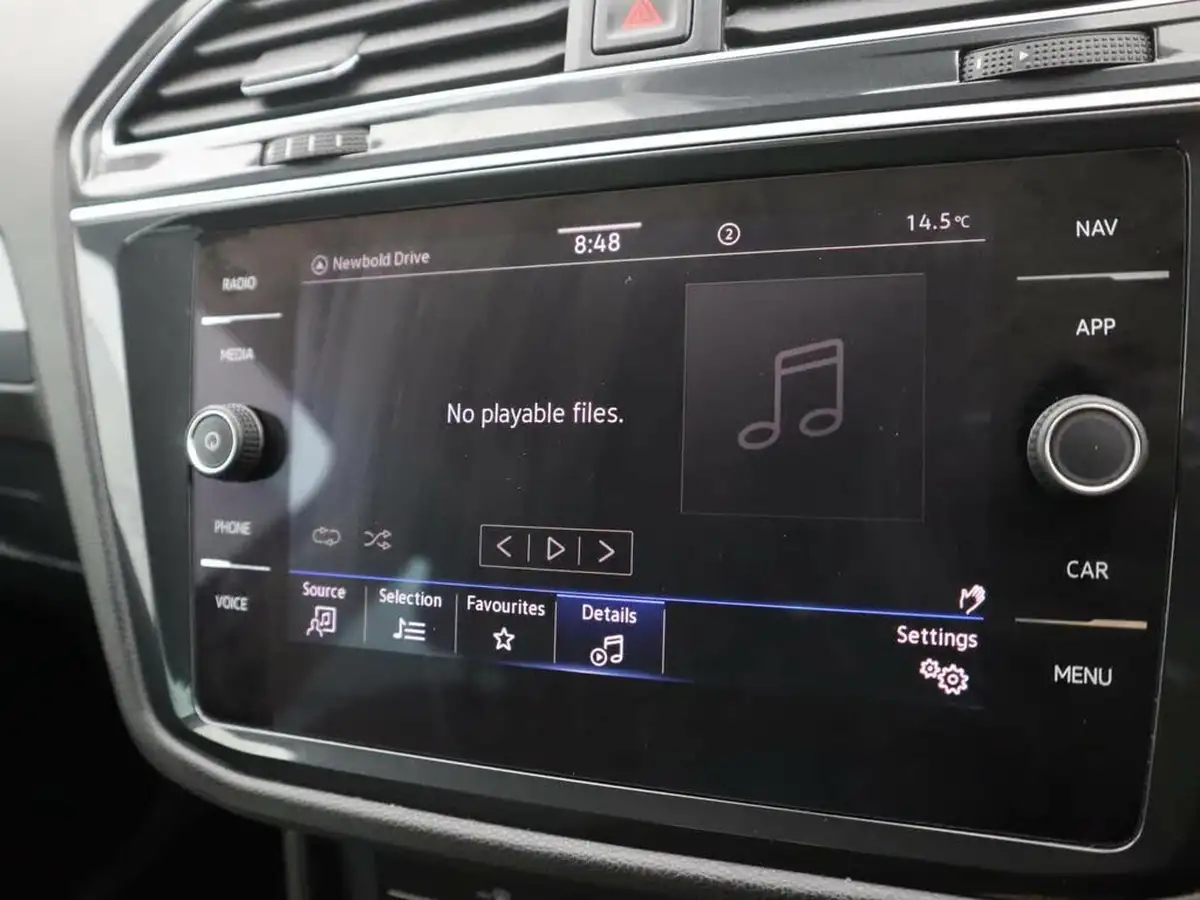 2022-volkswagen-tiguan-15-tsi-life-130ps-big-18