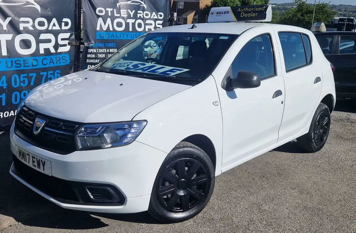 2017-dacia-sandero-10-sce-ambiance-big-0