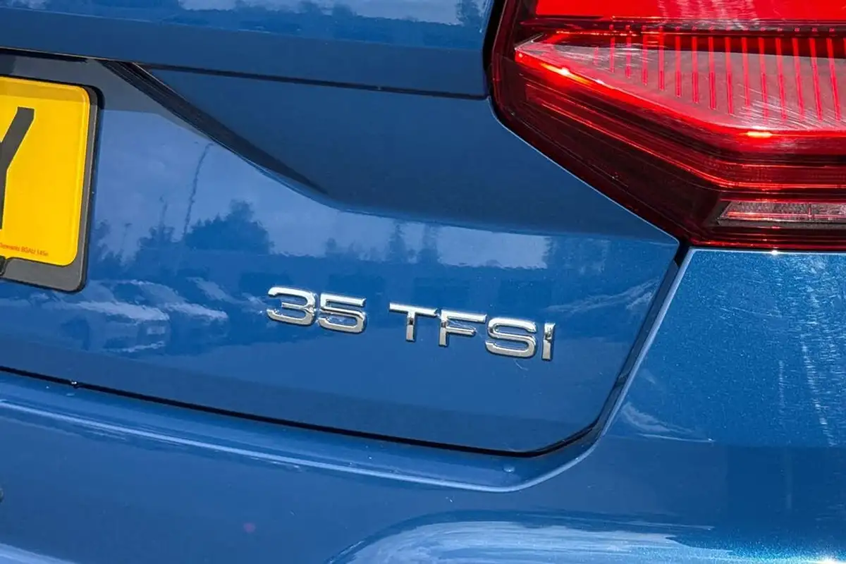 2025-audi-q2-15-35-tfsi-s-line-big-25