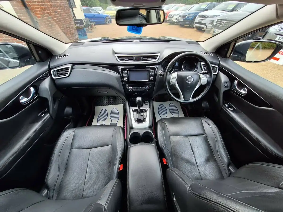 2016-nissan-qashqai-12-dig-t-tekna-xtronic-cvt-big-14