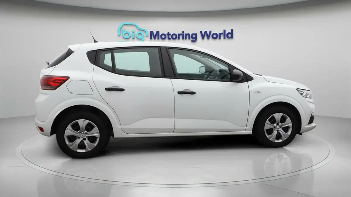 2022-dacia-sandero-10-sce-essential-big-8