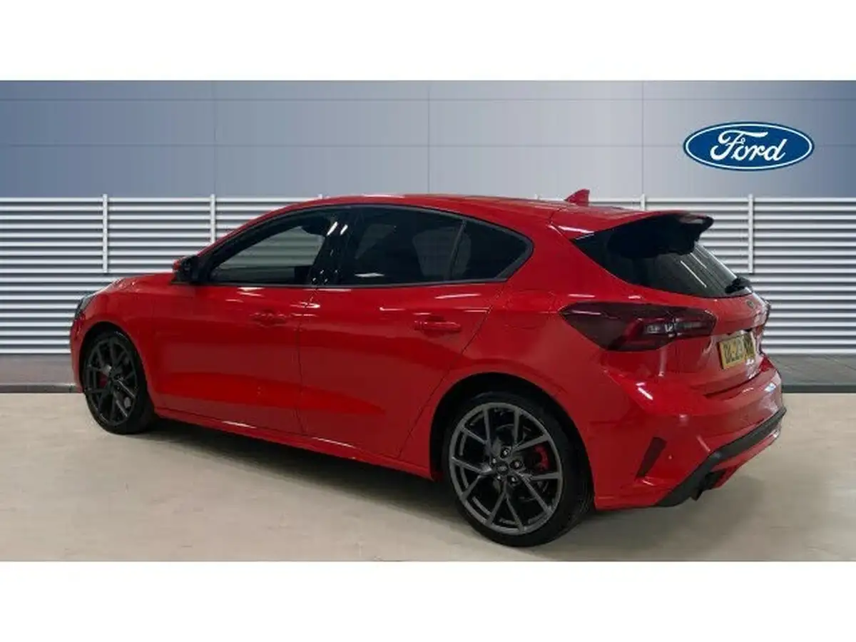 2023-ford-focus-23t-st-hatchback-big-1