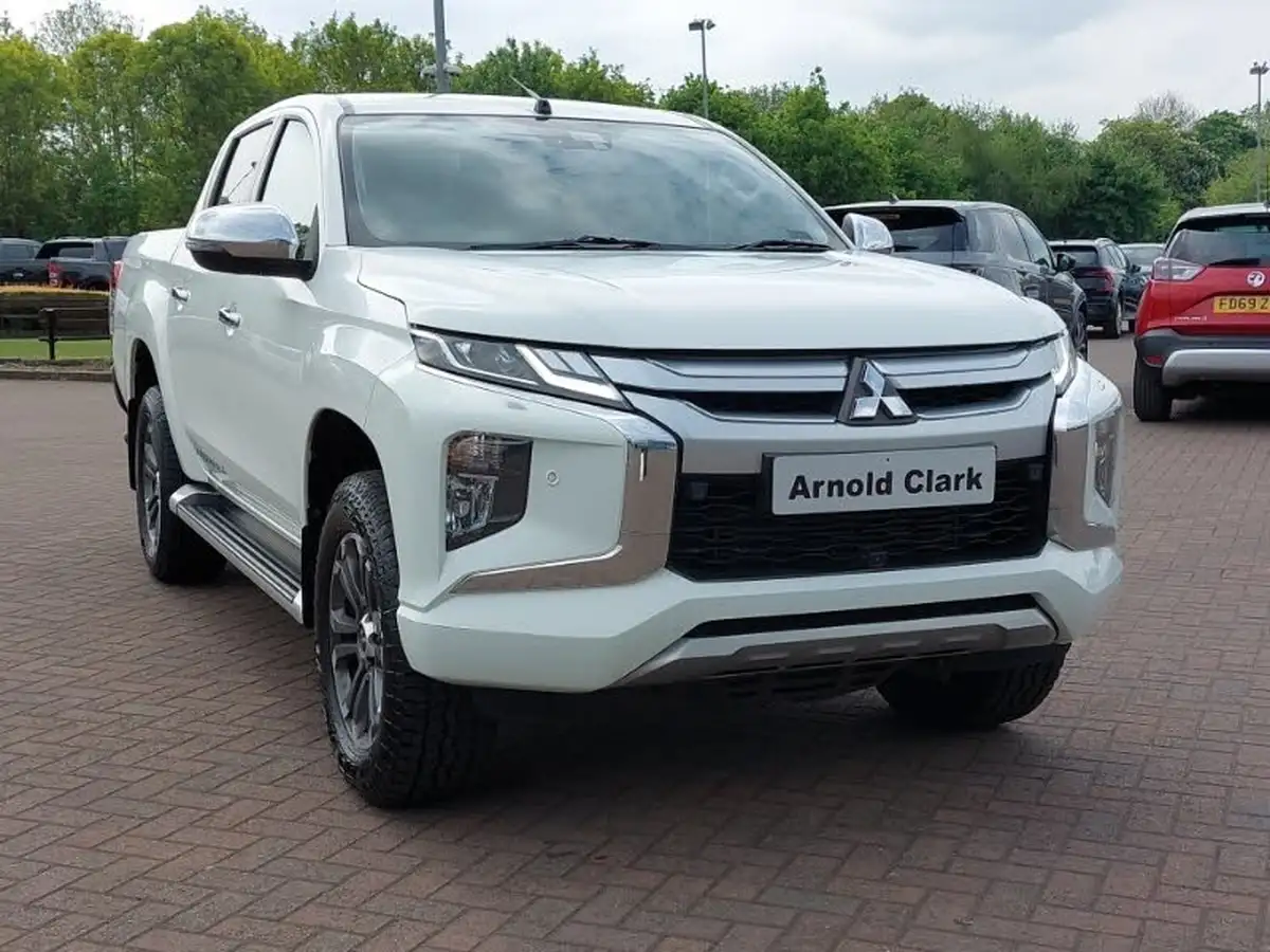 2021-mitsubishi-l200-22di-d-barbarian-x-big-0