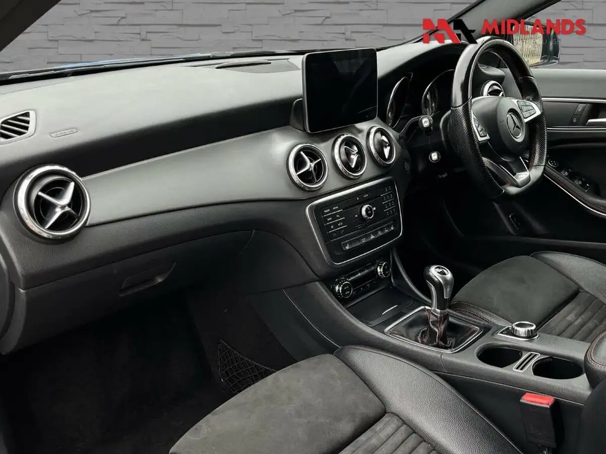 2017-mercedes-benz-gla-class-21d-gla-200d-amg-line-executivess-big-10