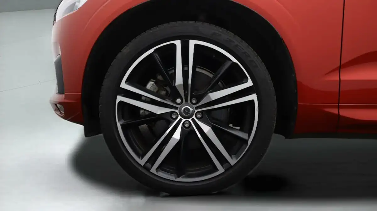 2021-volvo-xc60-20-b5-r-design-awd-big-18