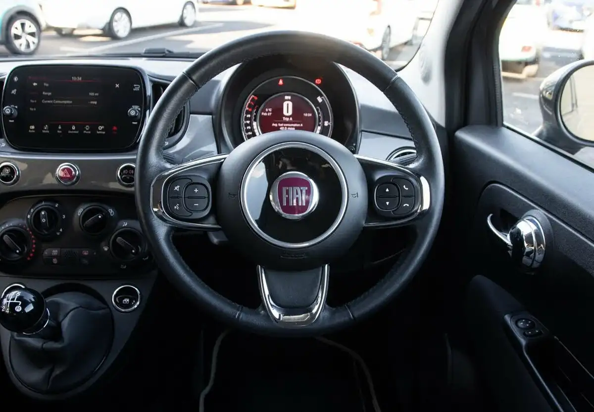 2019-fiat-500c-12-lounge-ss-big-22