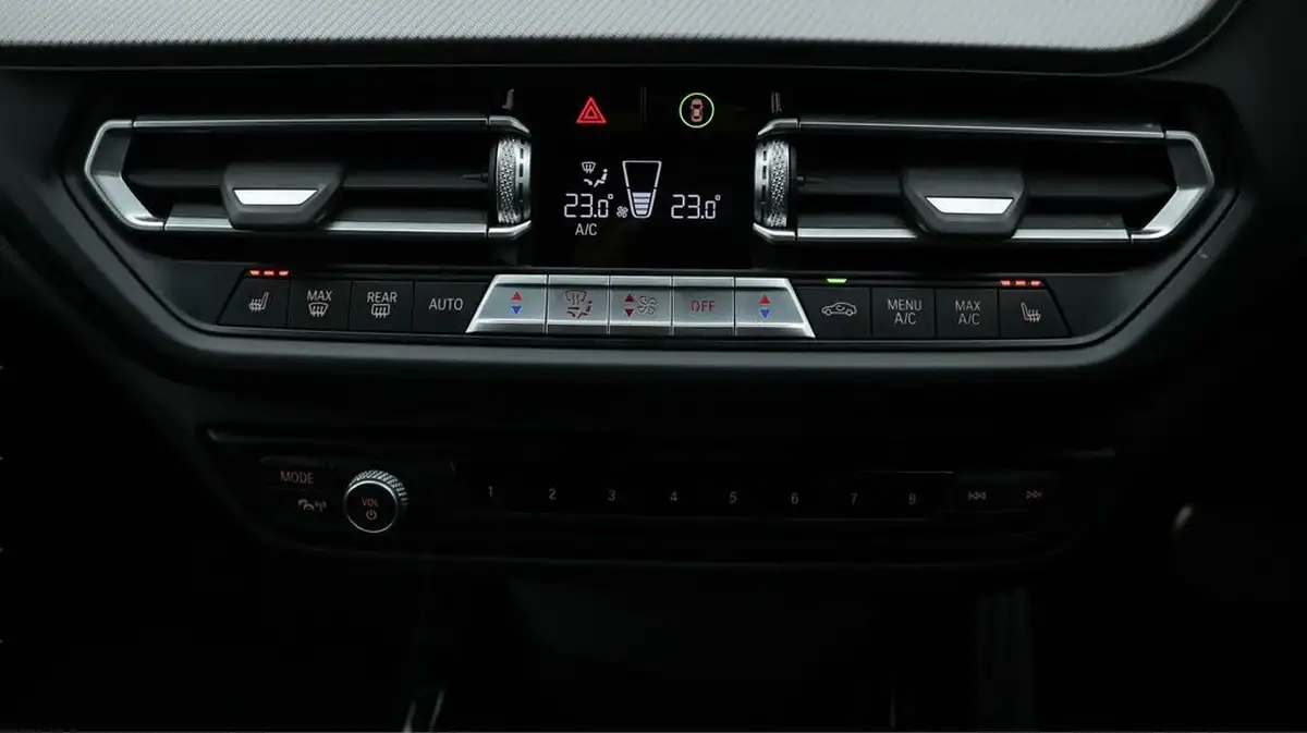 2021-bmw-1-series-15-118i-m-sport-lcp-dct-big-12