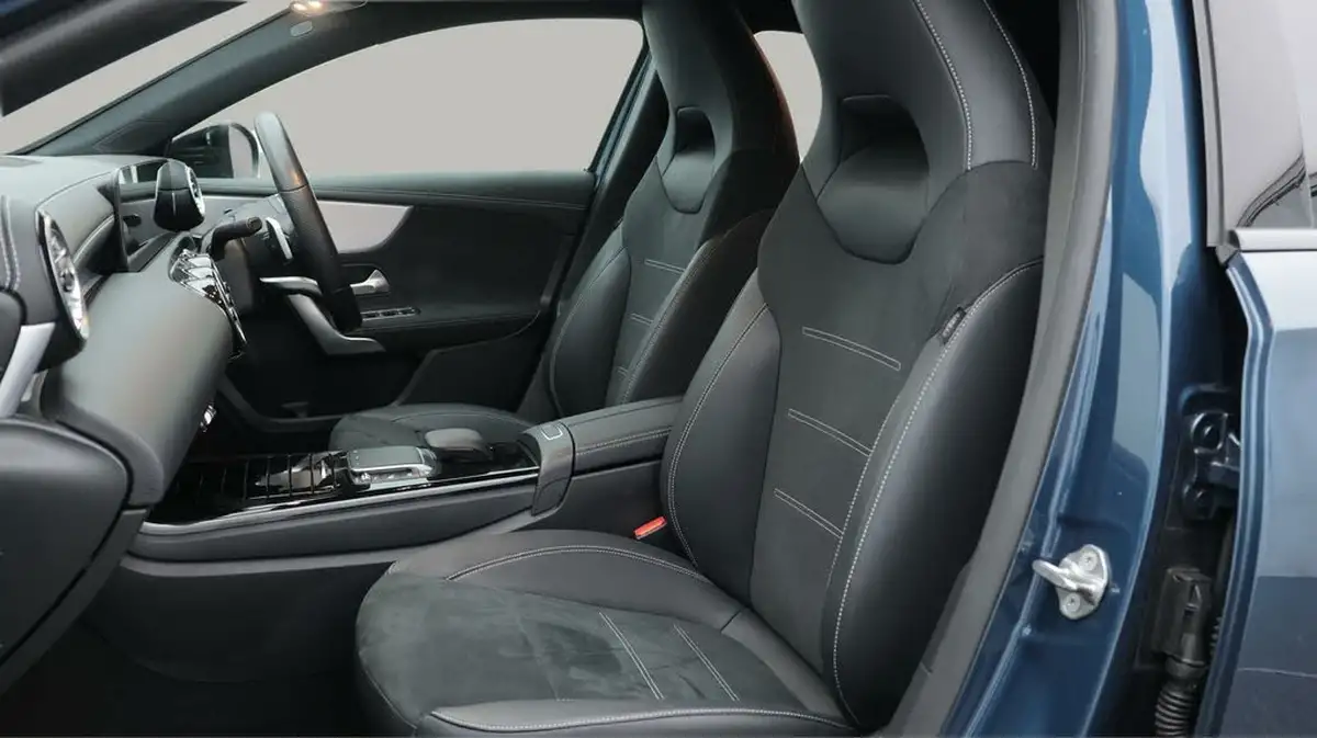 2022-mercedes-benz-a-class-13-a180-amg-line-executive-edition-hatchback-5d-7g-dct-big-14