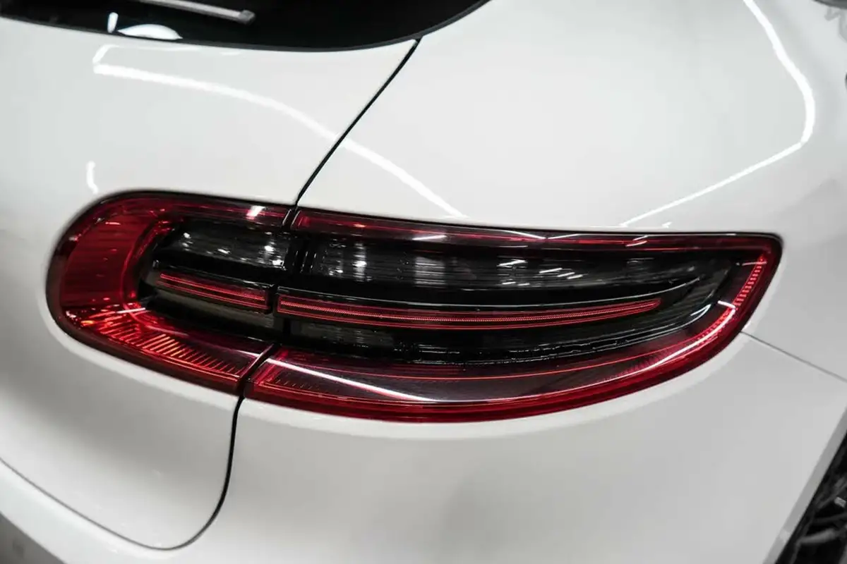 2015-porsche-macan-20-big-9
