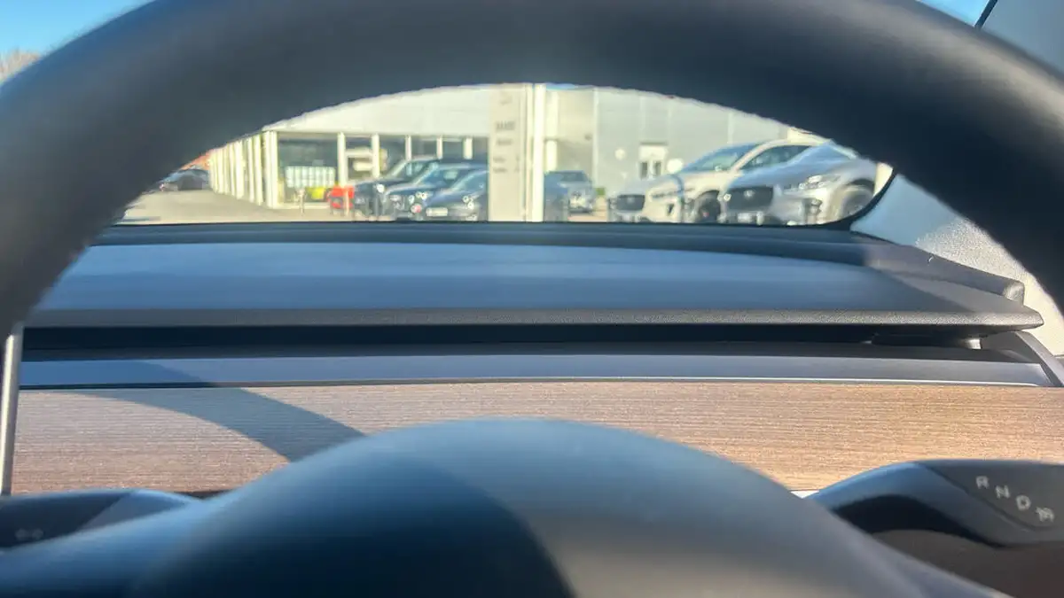 2020-tesla-model-3-e-long-range-big-15