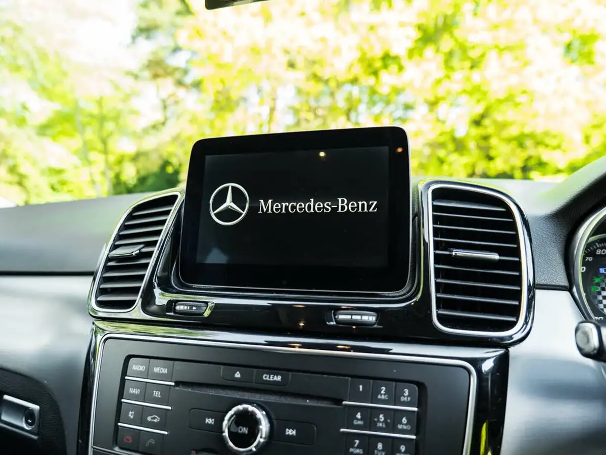 2016-mercedes-benz-gle-class-21d-gle250d-amg-line-big-32