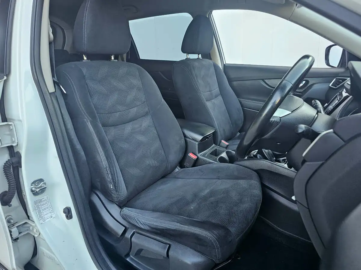 2015-nissan-x-trail-20td-acenta-big-5