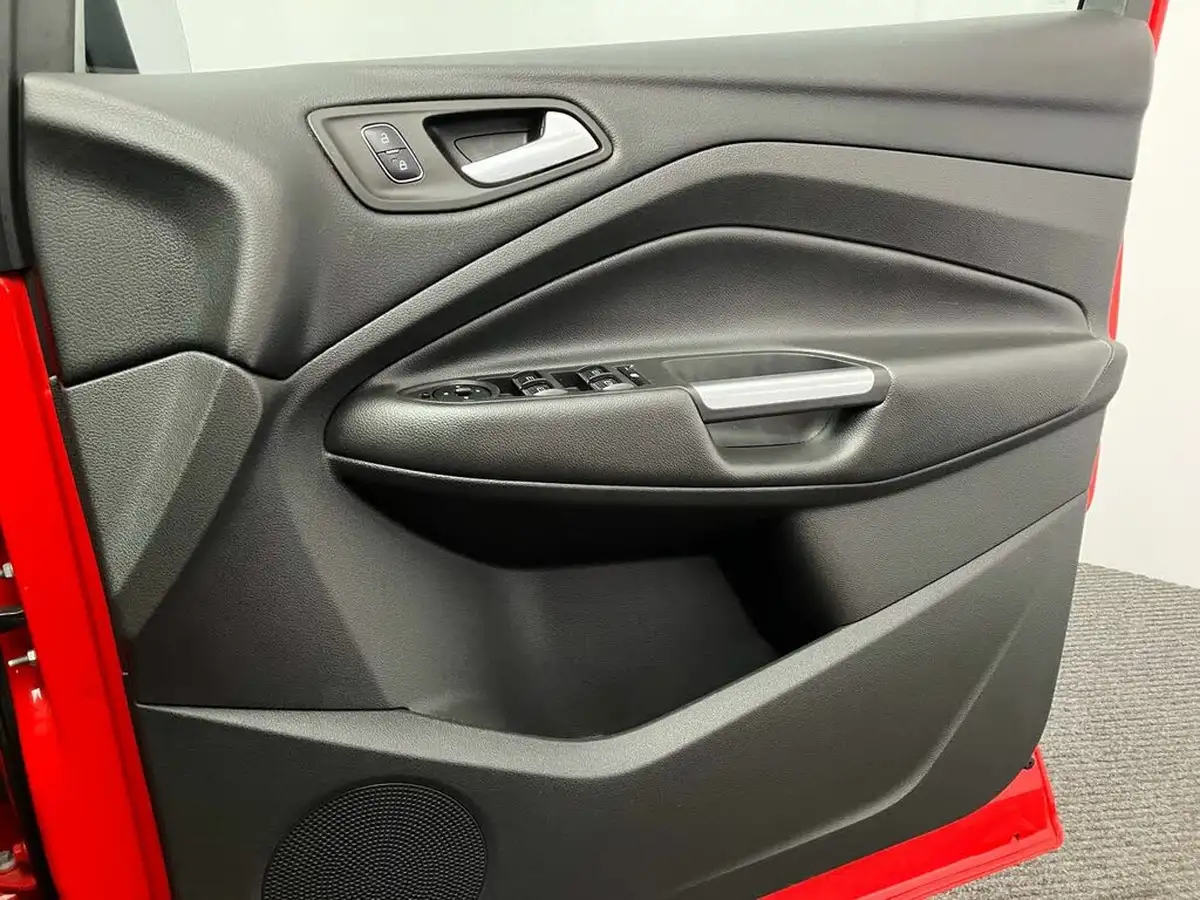 2017-ford-kuga-15tdci-st-line-ss-big-35