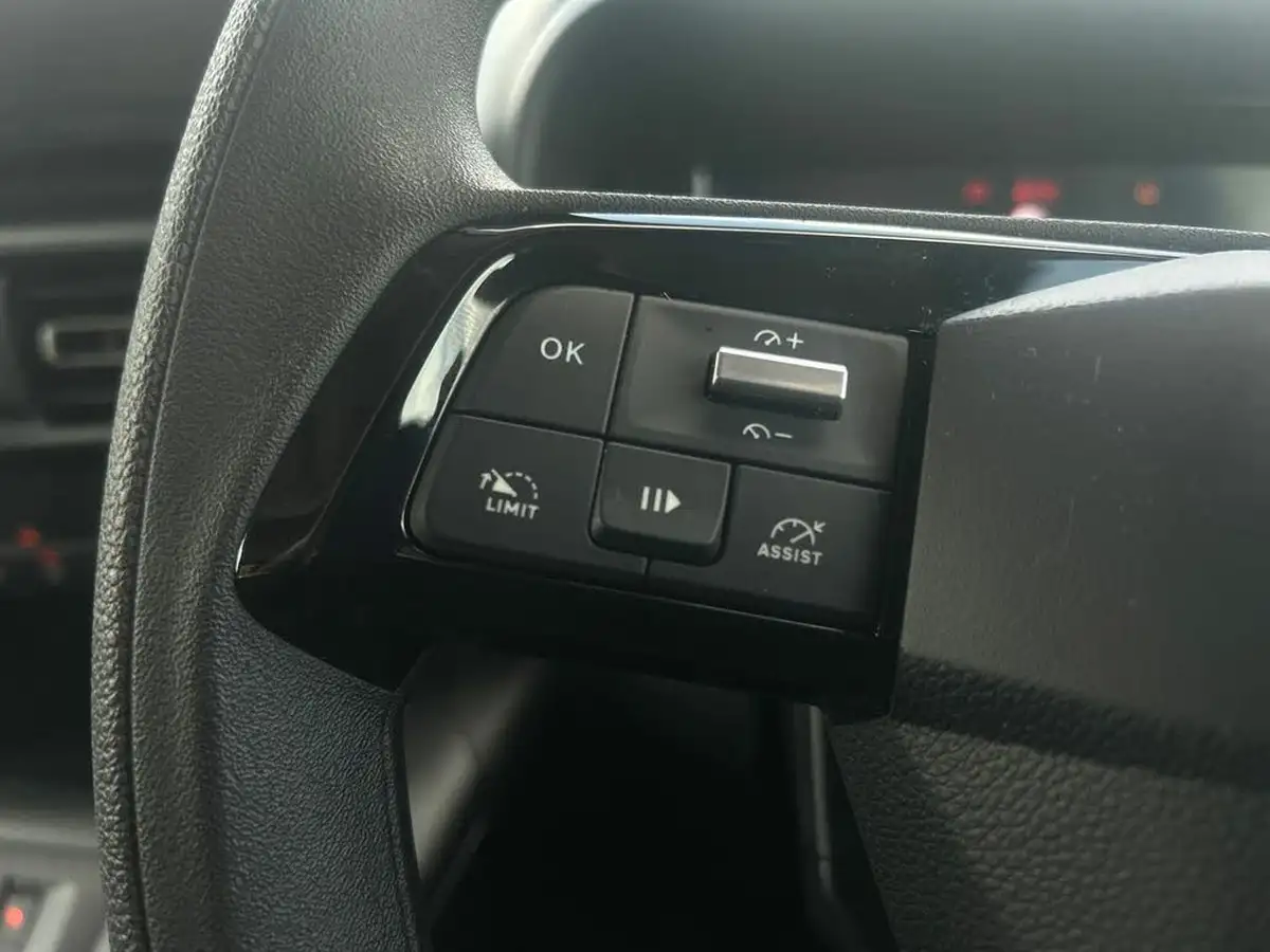 2024-vauxhall-combo-life-e-design-xl-big-18