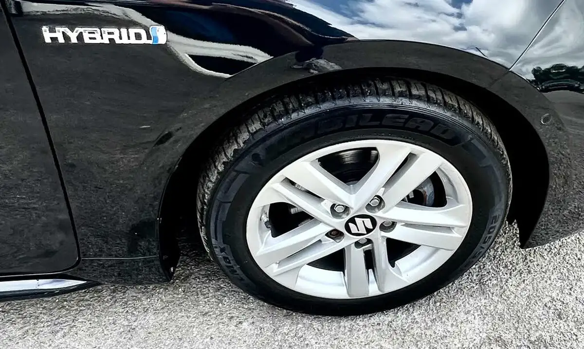 2022-suzuki-swace-18-sz5-big-20