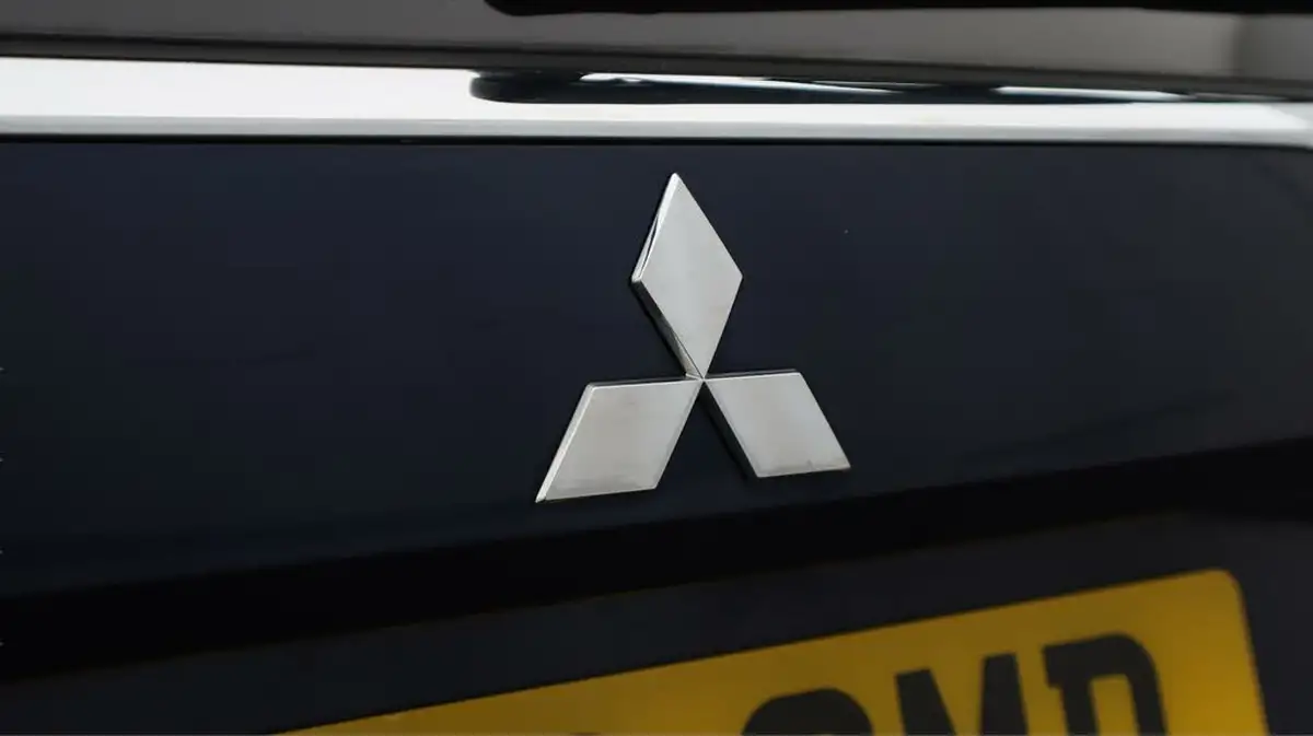 2020-mitsubishi-outlander-20-exceed-big-22