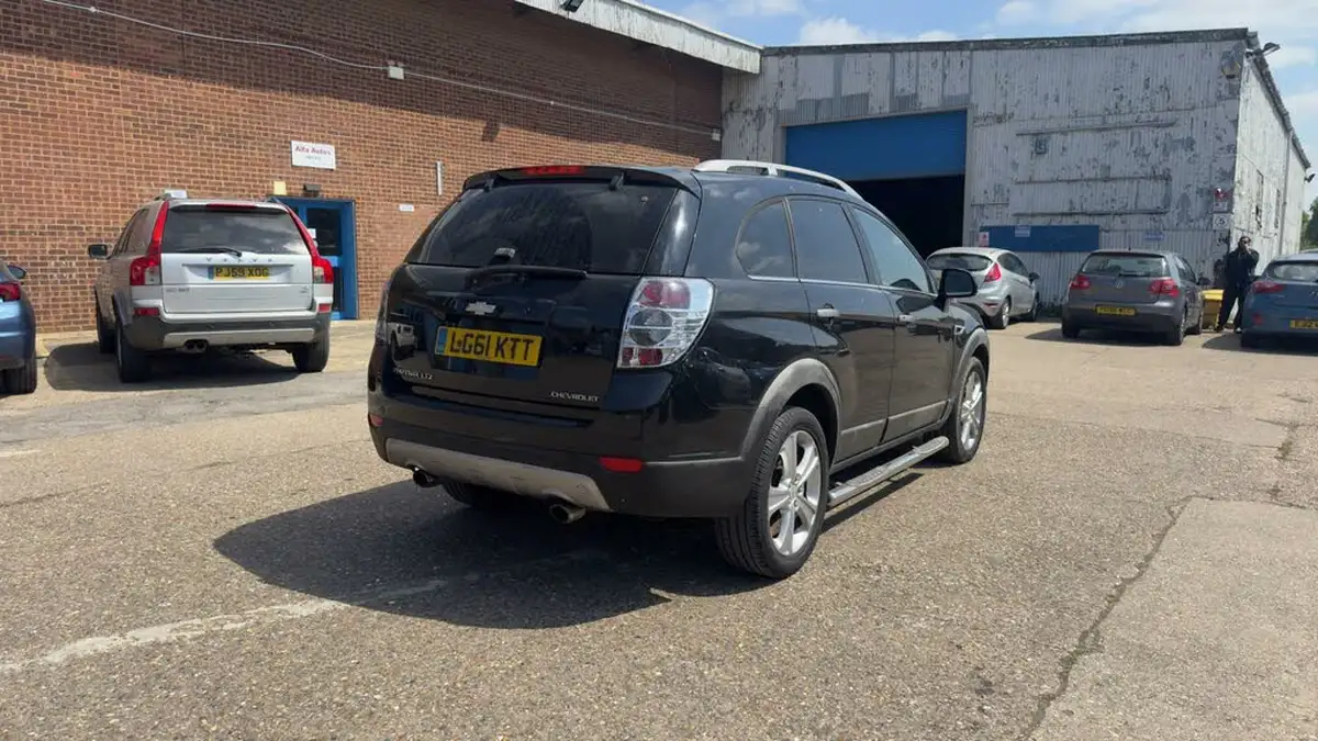 2011-chevrolet-captiva-22td-ltz-auto-big-6