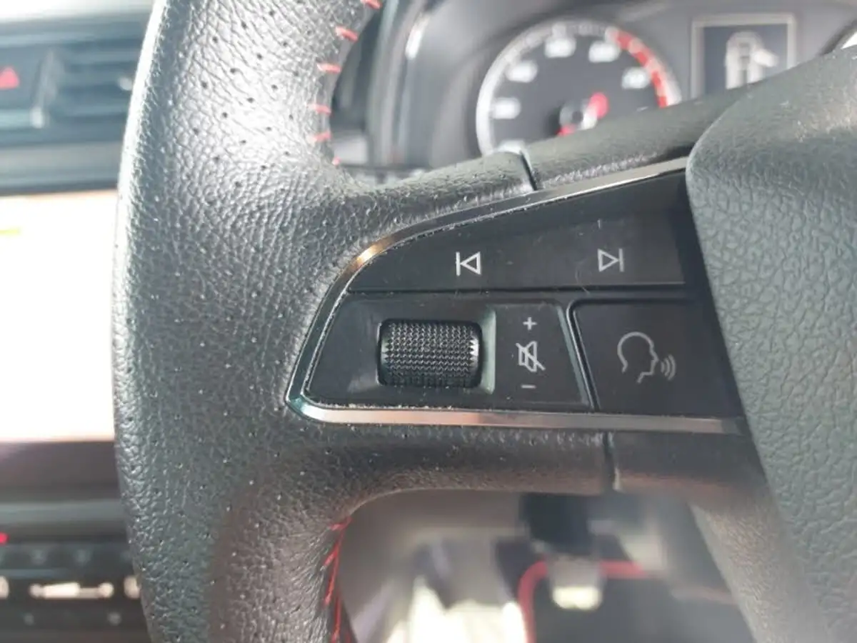 2019-seat-arona-10-tsi-fr-ss-big-9