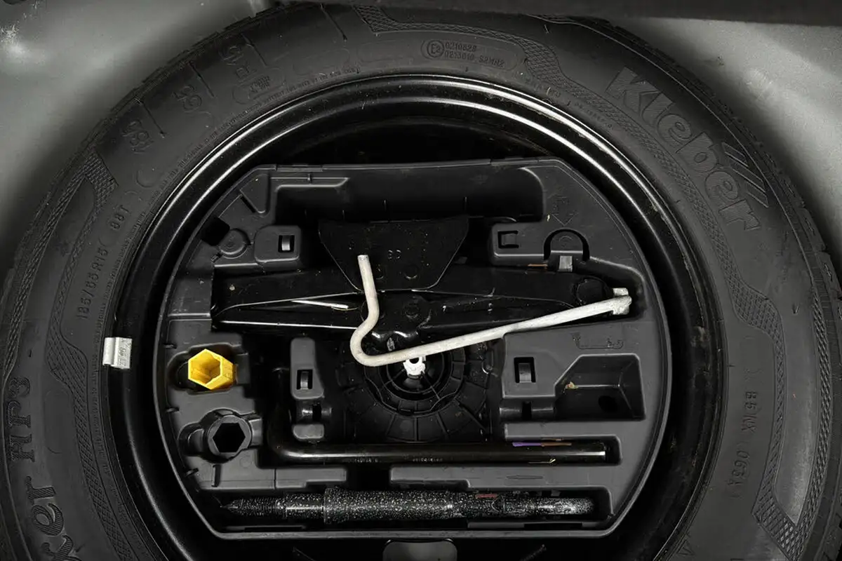 2019-peugeot-208-12-puretech-signature-big-22