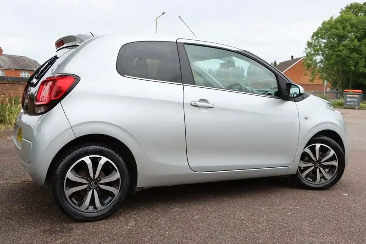 2014-citroen-c1-12-puretech-flair-3d-big-9