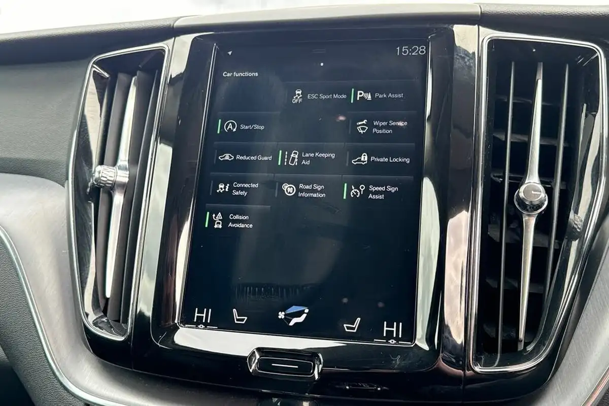 2020-volvo-xc60-20td-d4-momentum-big-21
