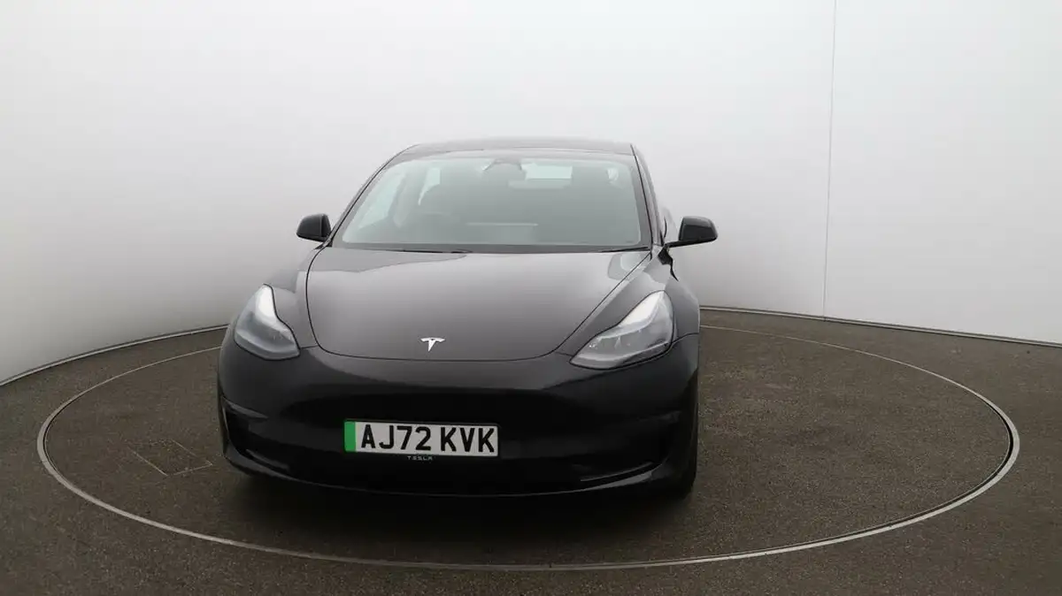 2022-tesla-model-3-e-long-range-big-38