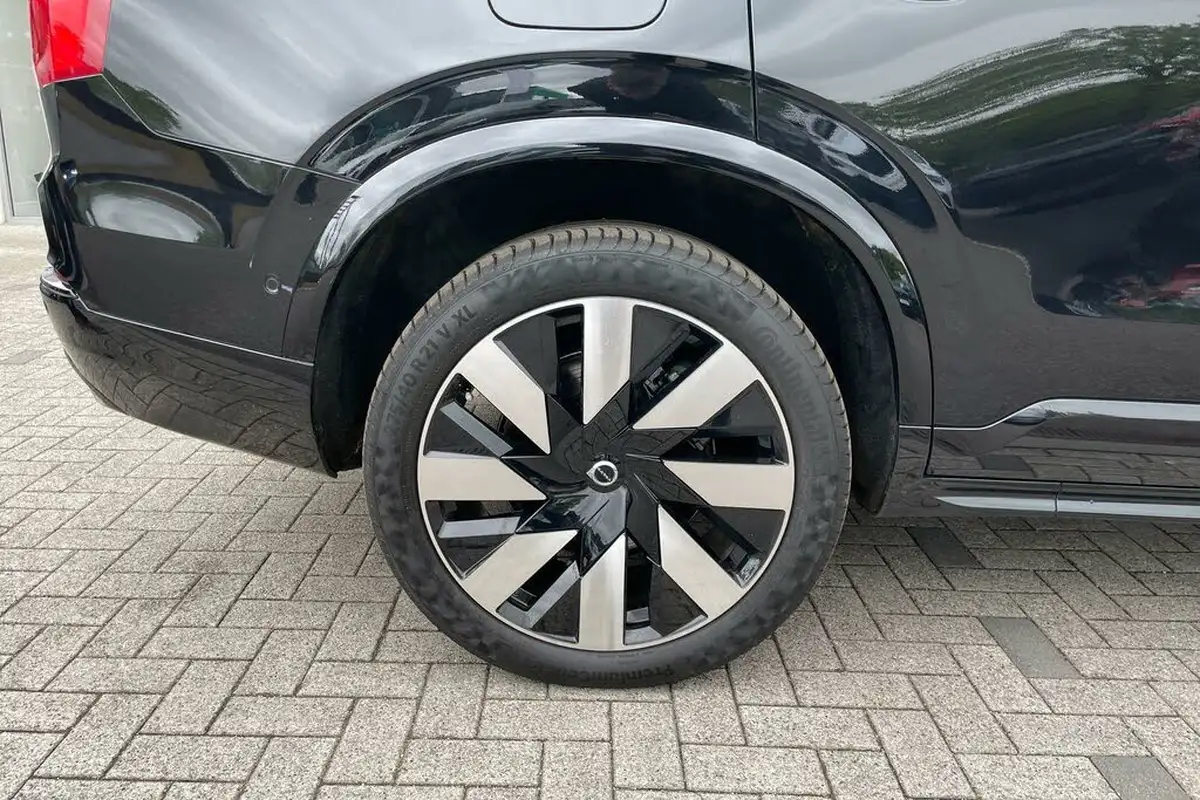 2023-volvo-xc90-20-t8-plus-big-14