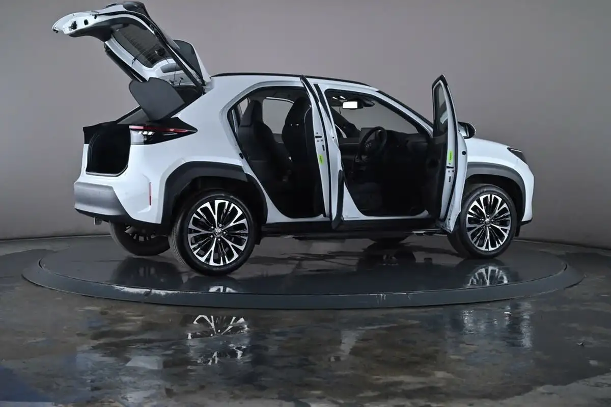 2023-toyota-yaris-cross-15-vvt-i-excel-awd-i-big-65