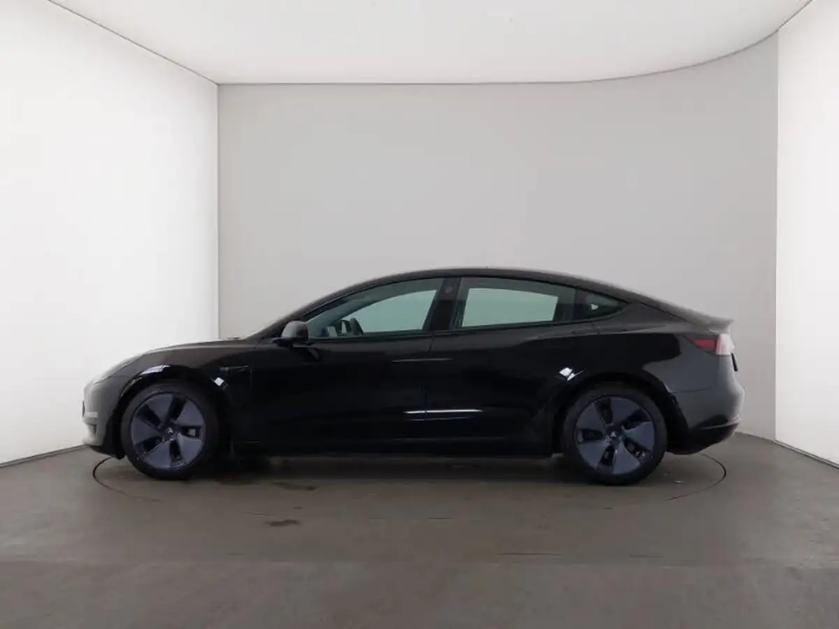 2022-tesla-model-3-e-long-range-big-3