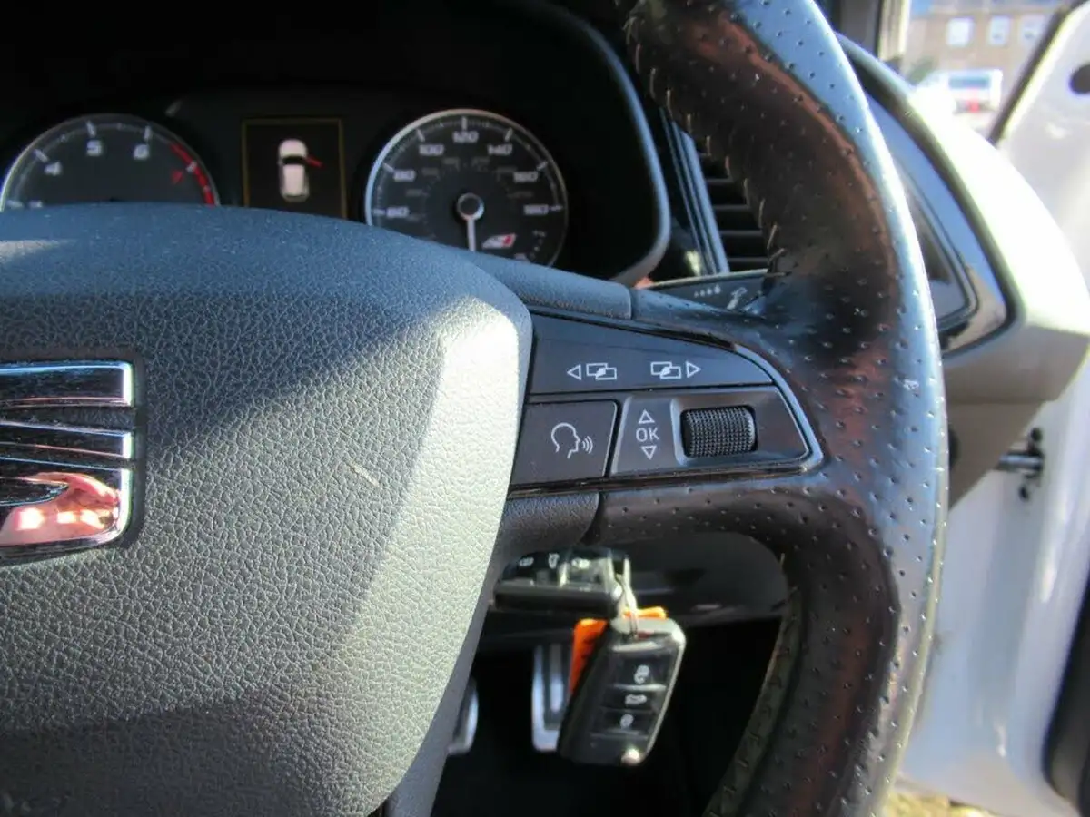 2014-seat-leon-20-cupra-280-ss-hatchback-5d-big-9