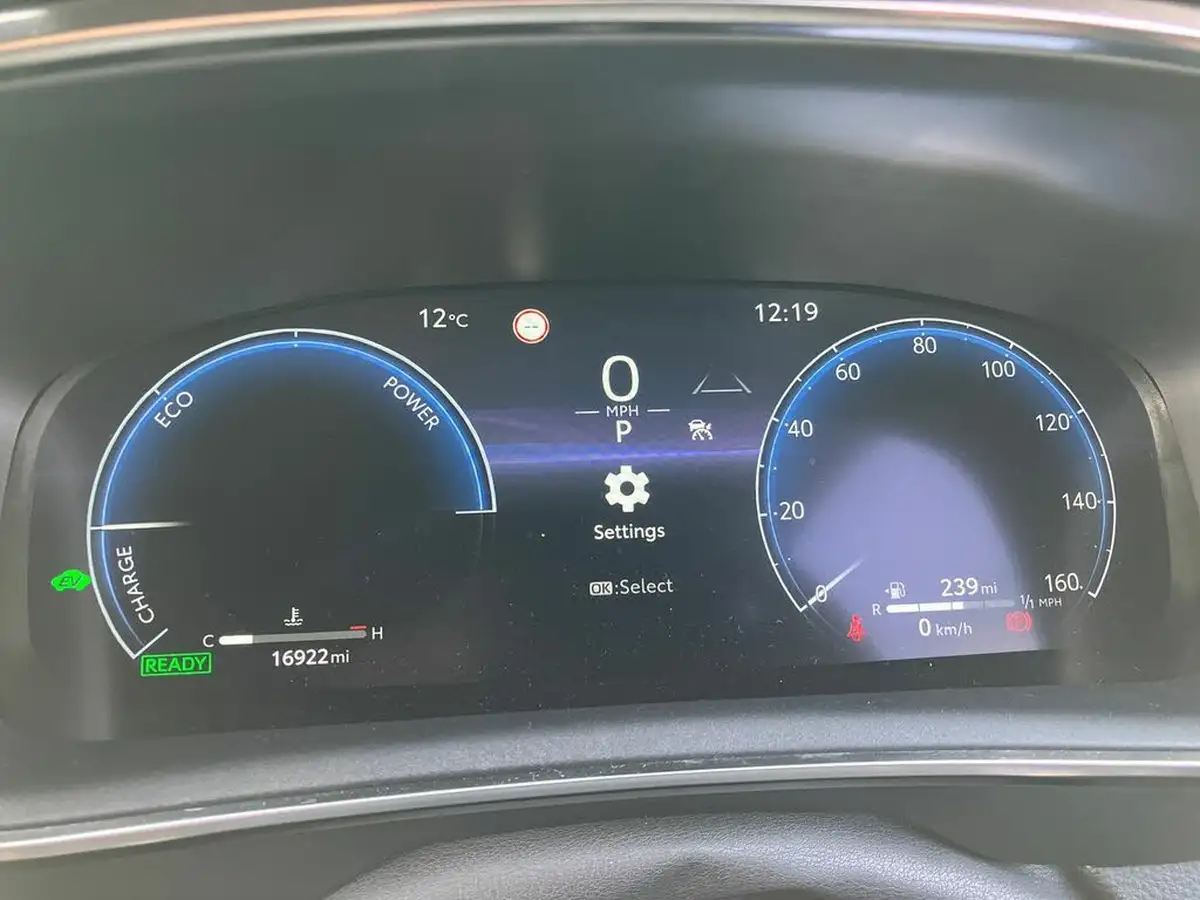 2023-toyota-corolla-20-vvt-i-gr-sport-193bhp-hatchback-big-13