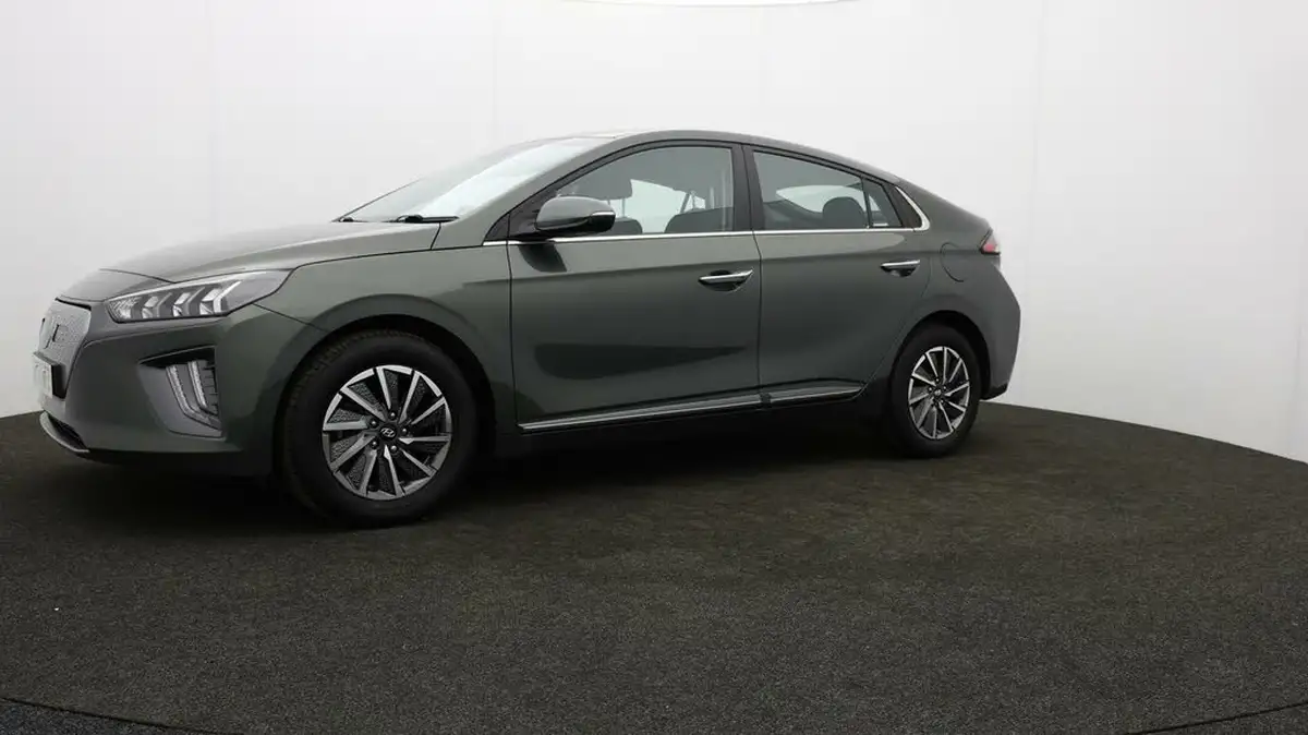 2022-hyundai-ioniq-e-premium-electric-big-62