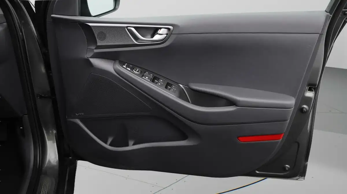 2022-hyundai-ioniq-e-premium-electric-big-14