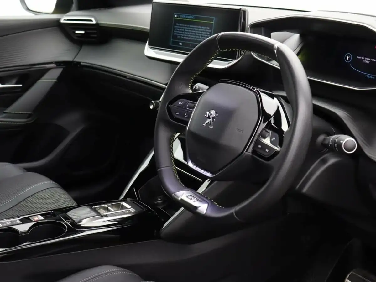 2022-peugeot-208-e-gt-136bhp-50kwh-big-18