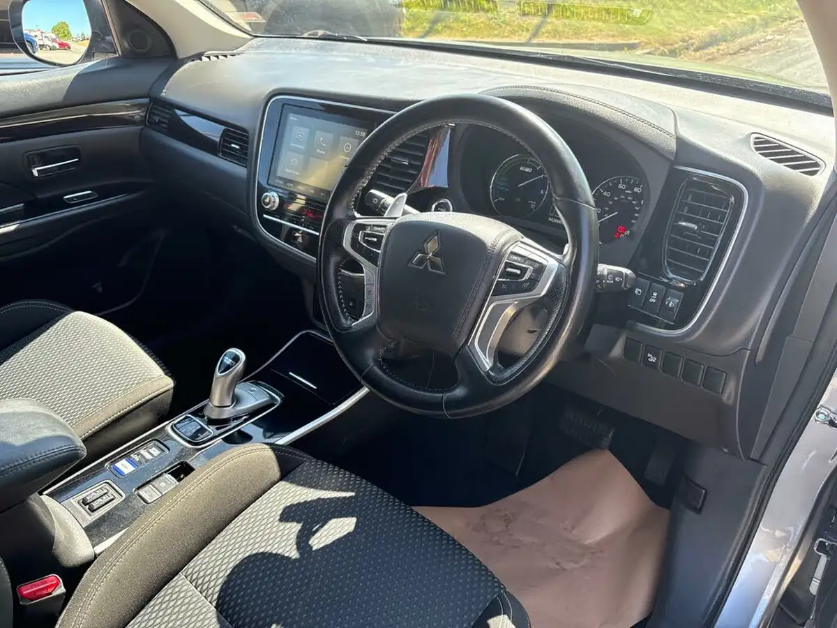 2020-mitsubishi-outlander-24-reflex-plus-commercial-big-24