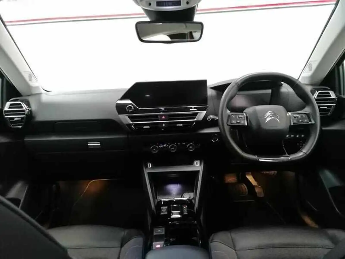 2022-citroen-c4-e-shine-big-15