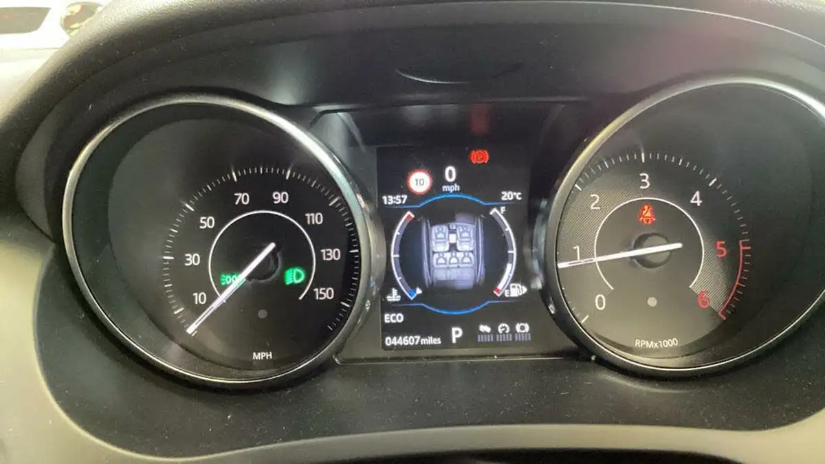 2018-jaguar-e-pace-20-i4d-r-dynamic-180ps-awd-ss-auto-big-7