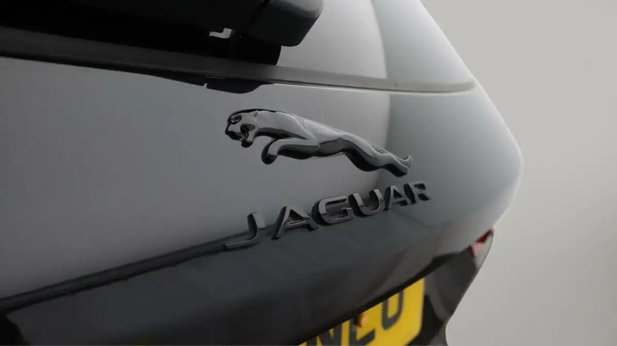2022-jaguar-f-pace-20-p250-r-dynamic-black-big-22