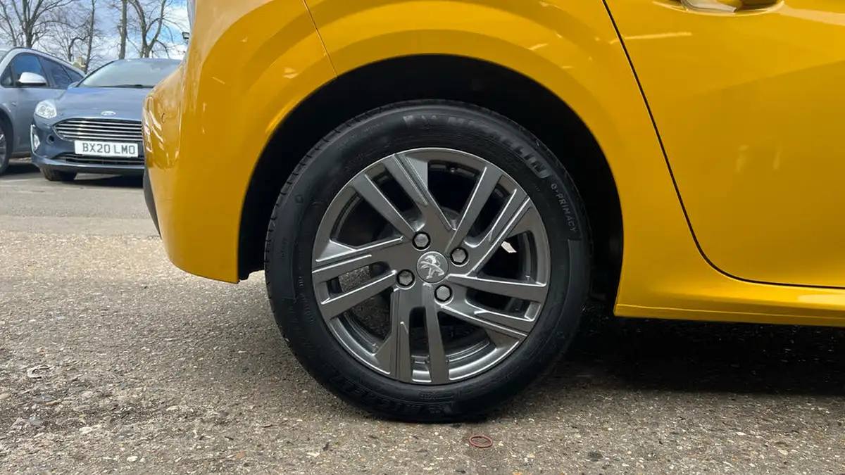 2022-peugeot-208-12-puretech-active-premium-75ps-big-15